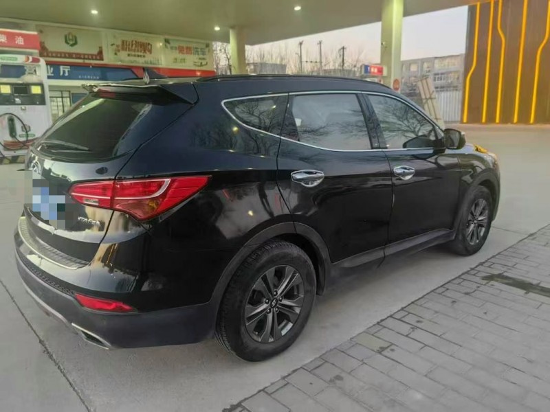 保定14年现代新胜达4