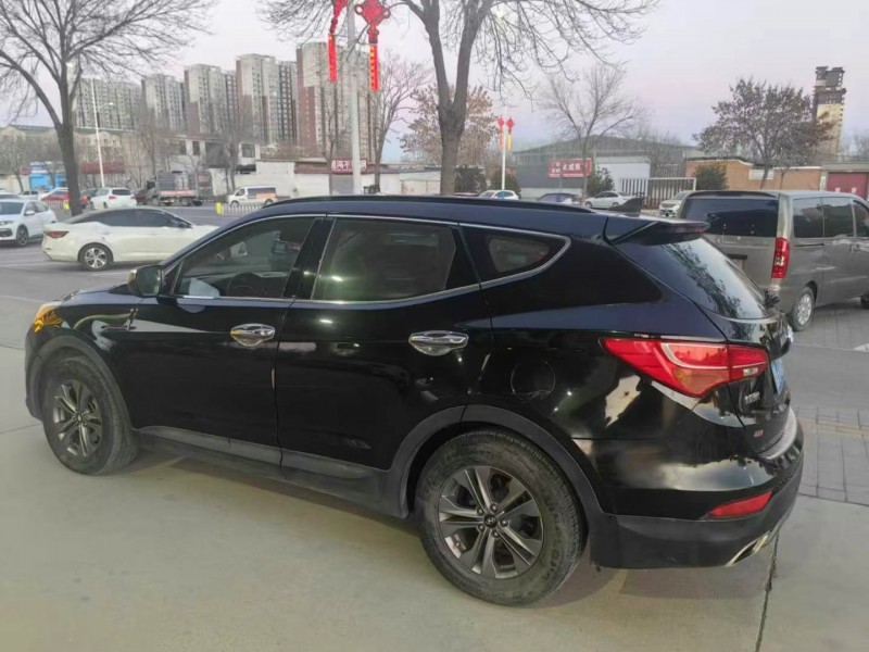 保定14年现代新胜达5