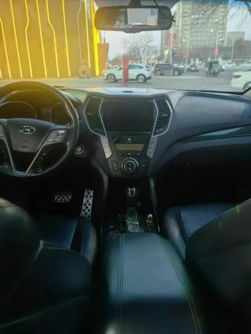 保定14年现代新胜达6