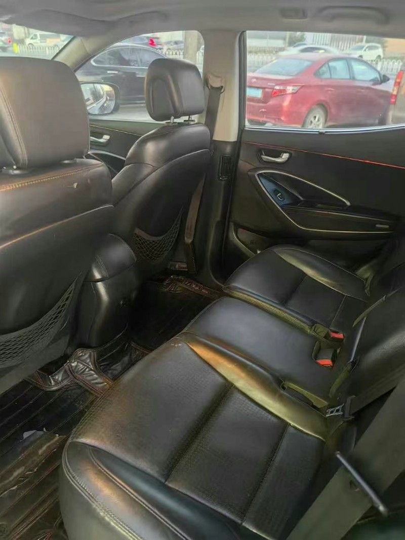 保定14年现代新胜达8