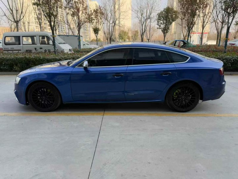 济宁14年奥迪S57