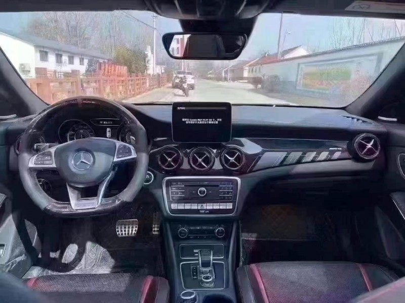 青岛18年奔驰AMG4