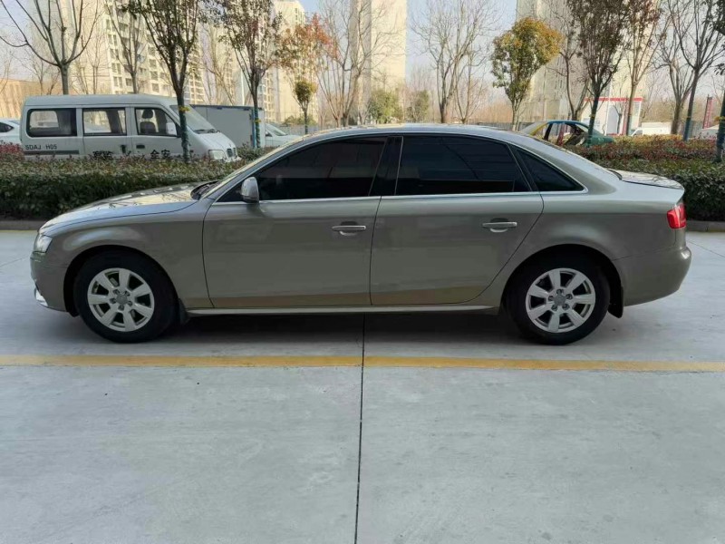 济宁12年奥迪A4L7