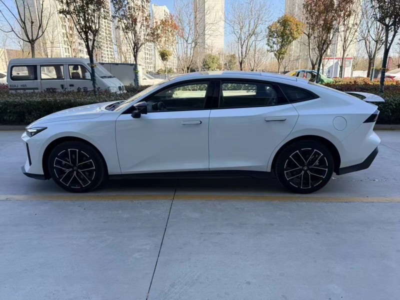 济宁25年长安汽车UNI7