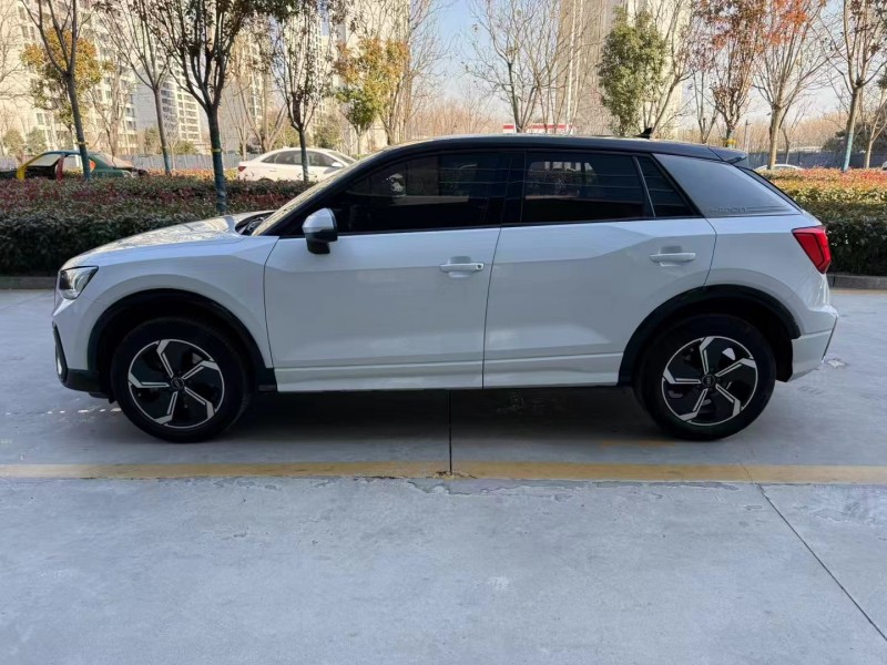 济宁22年奥迪Q27