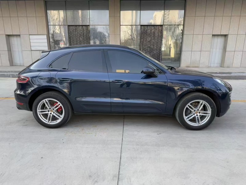 济宁17年保时捷Macan8