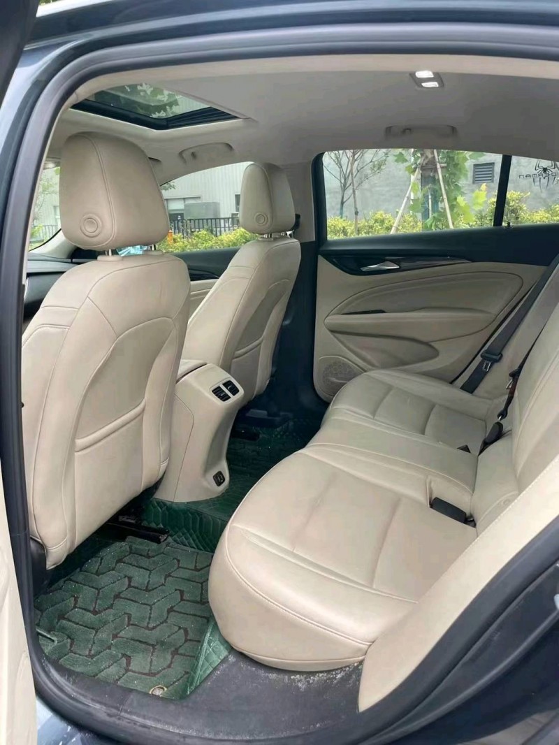 徐州21年别克君威9