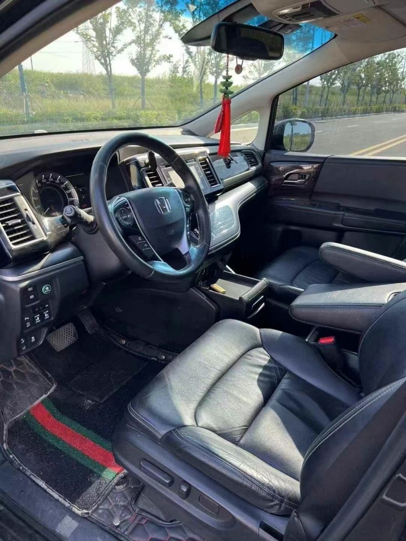 徐州18年本田艾力绅3