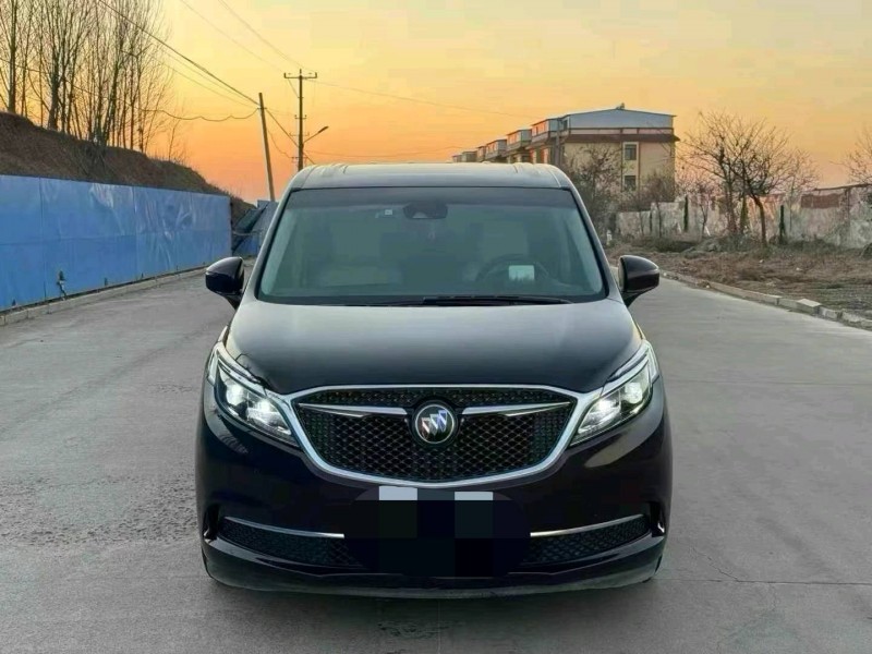 济宁17年别克GL81