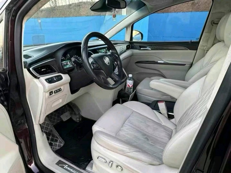 济宁17年别克GL83