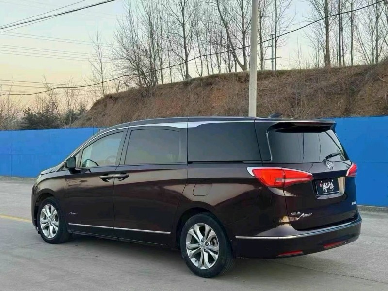 济宁17年别克GL87