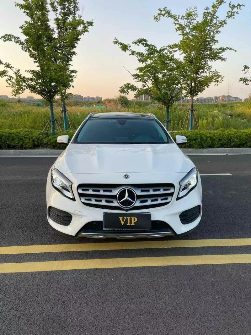 徐州19年奔驰GLA1