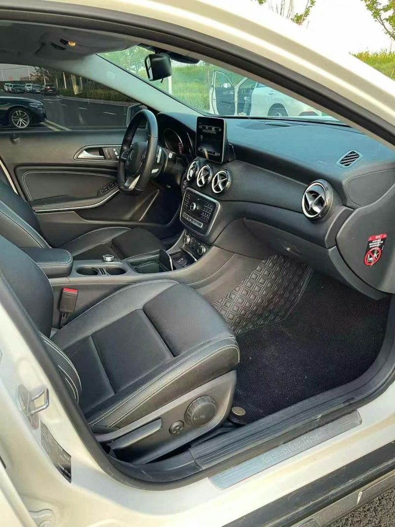 徐州19年奔驰GLA7