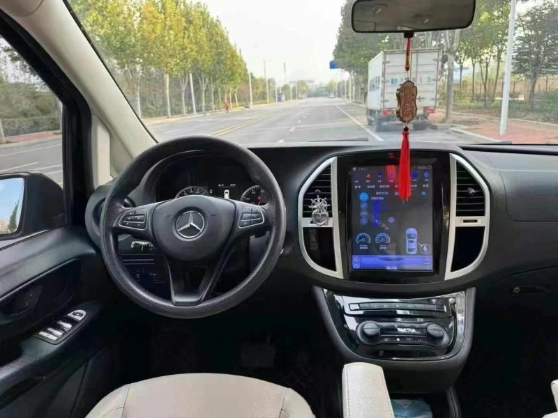 青岛19年奔驰威霆6