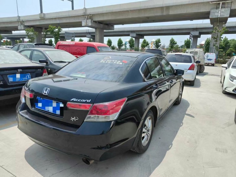 济宁10年本田雅阁6