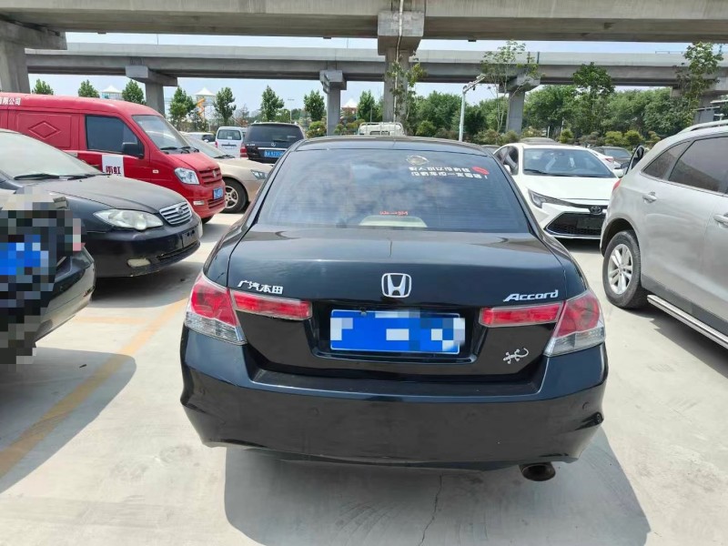 济宁10年本田雅阁7