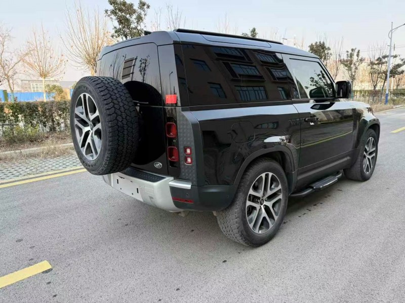 徐州23年路虎卫士7