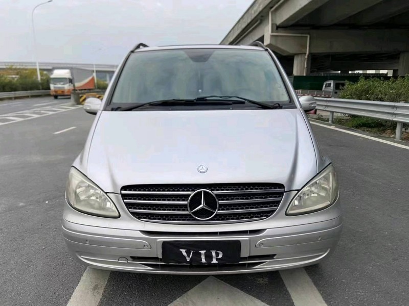 广州10年奔驰唯雅诺1