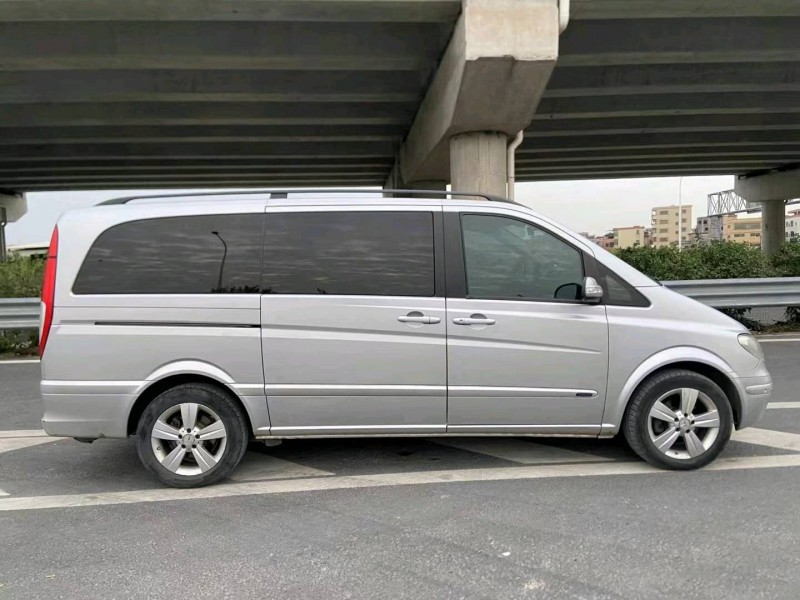 广州10年奔驰唯雅诺4