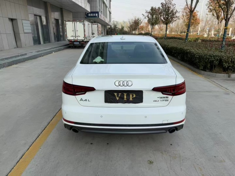 济宁17年奥迪A4L9