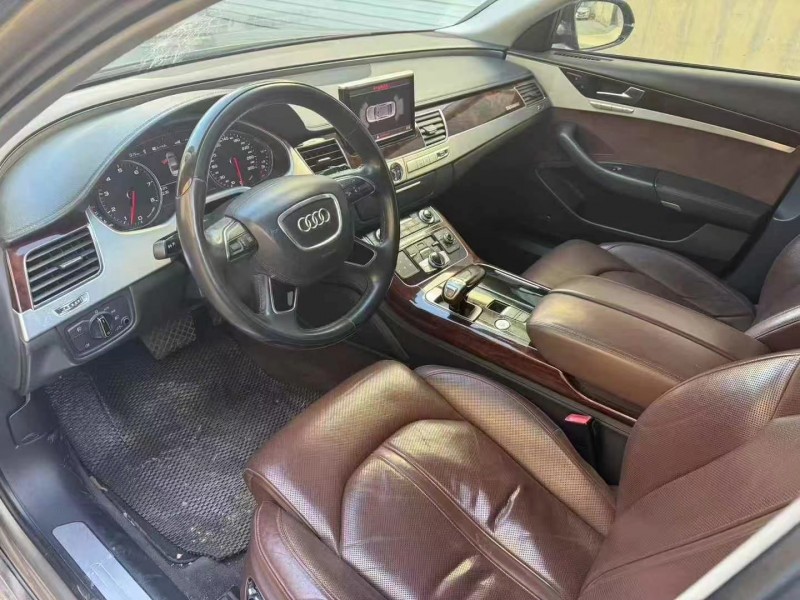 青岛12年奥迪A8L4