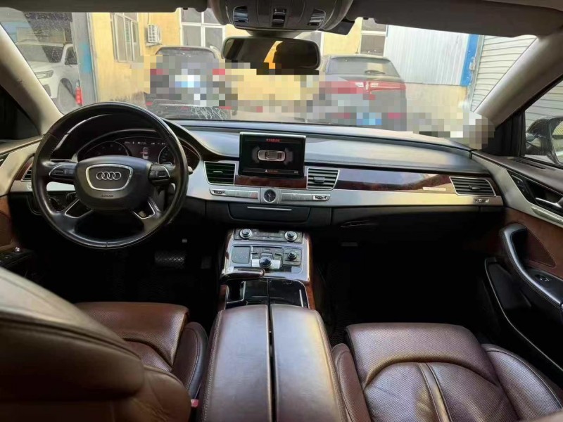 青岛12年奥迪A8L5