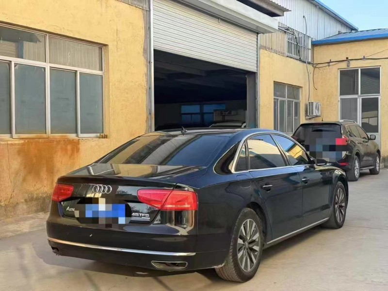 青岛12年奥迪A8L8