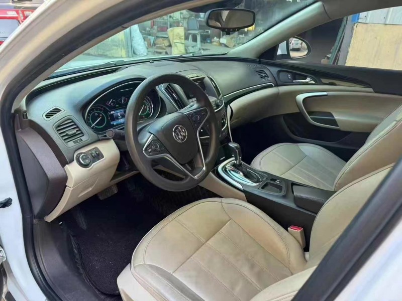 青岛17年别克君威4