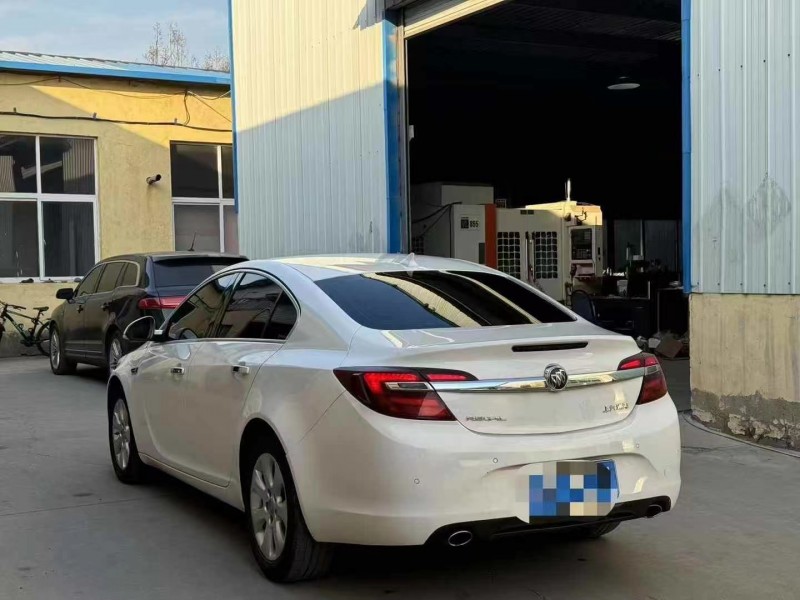 青岛17年别克君威7