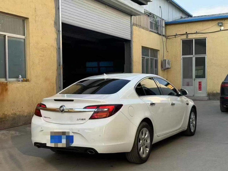 青岛17年别克君威8