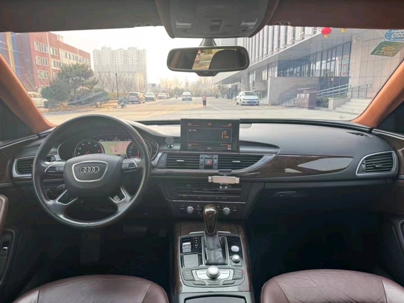 济宁19年奥迪A6L7