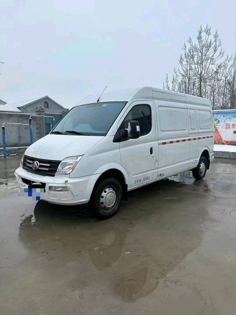 济宁23年大通V802