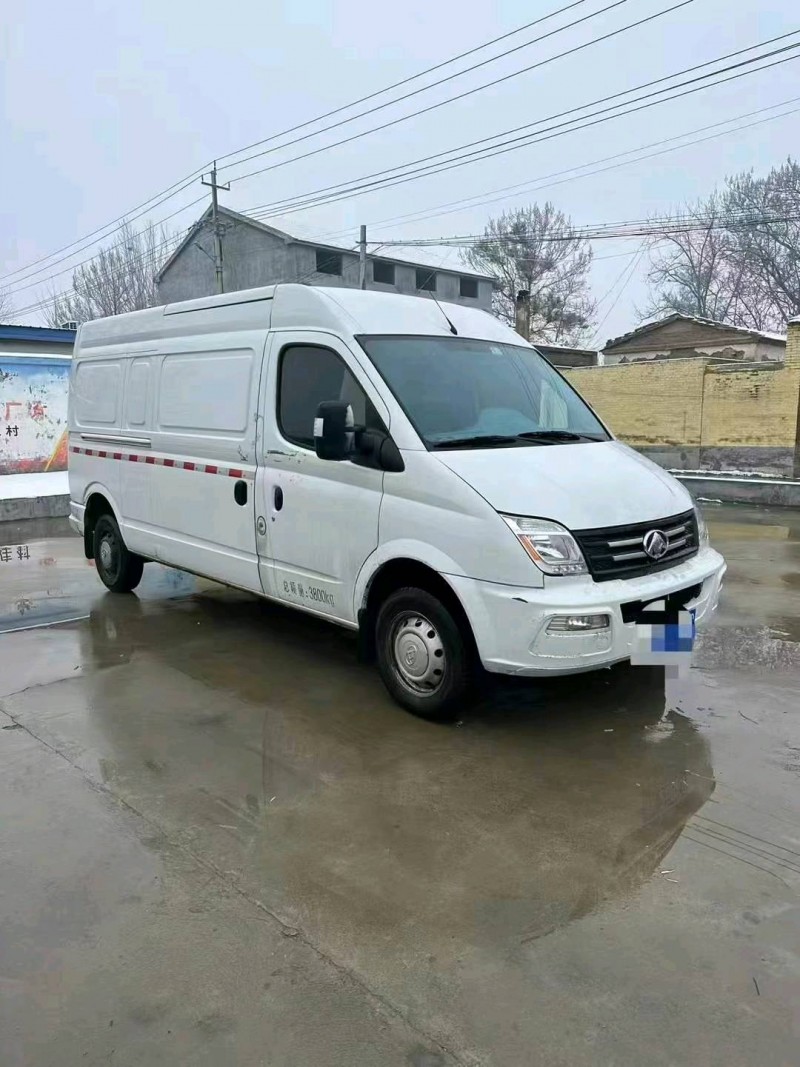 济宁23年大通V803
