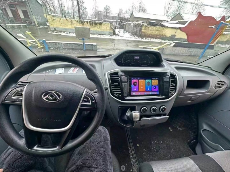 济宁23年大通V806
