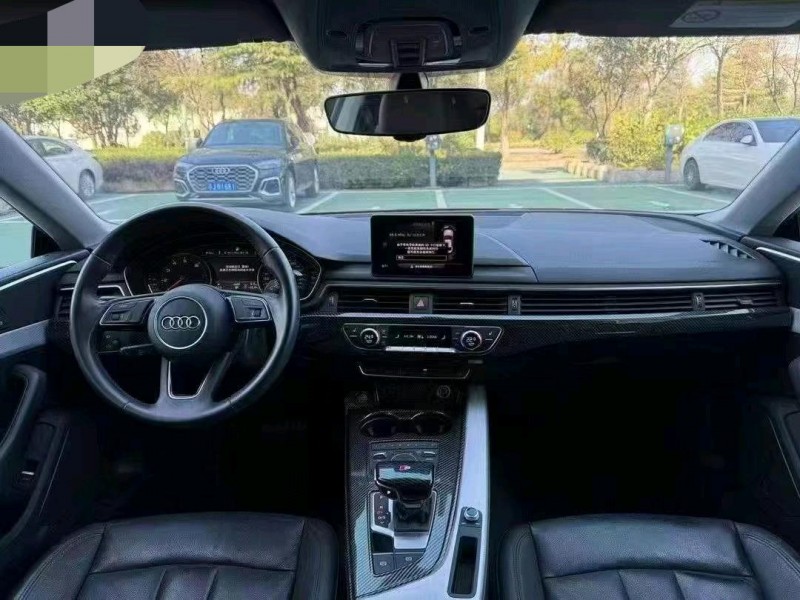 济宁19年奥迪A4L4