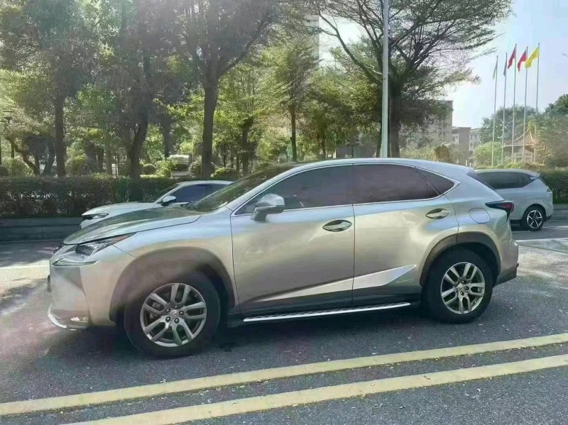 佛山15年雷克萨斯NX3