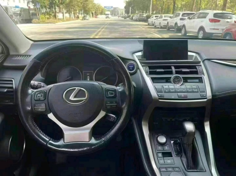 佛山15年雷克萨斯NX7