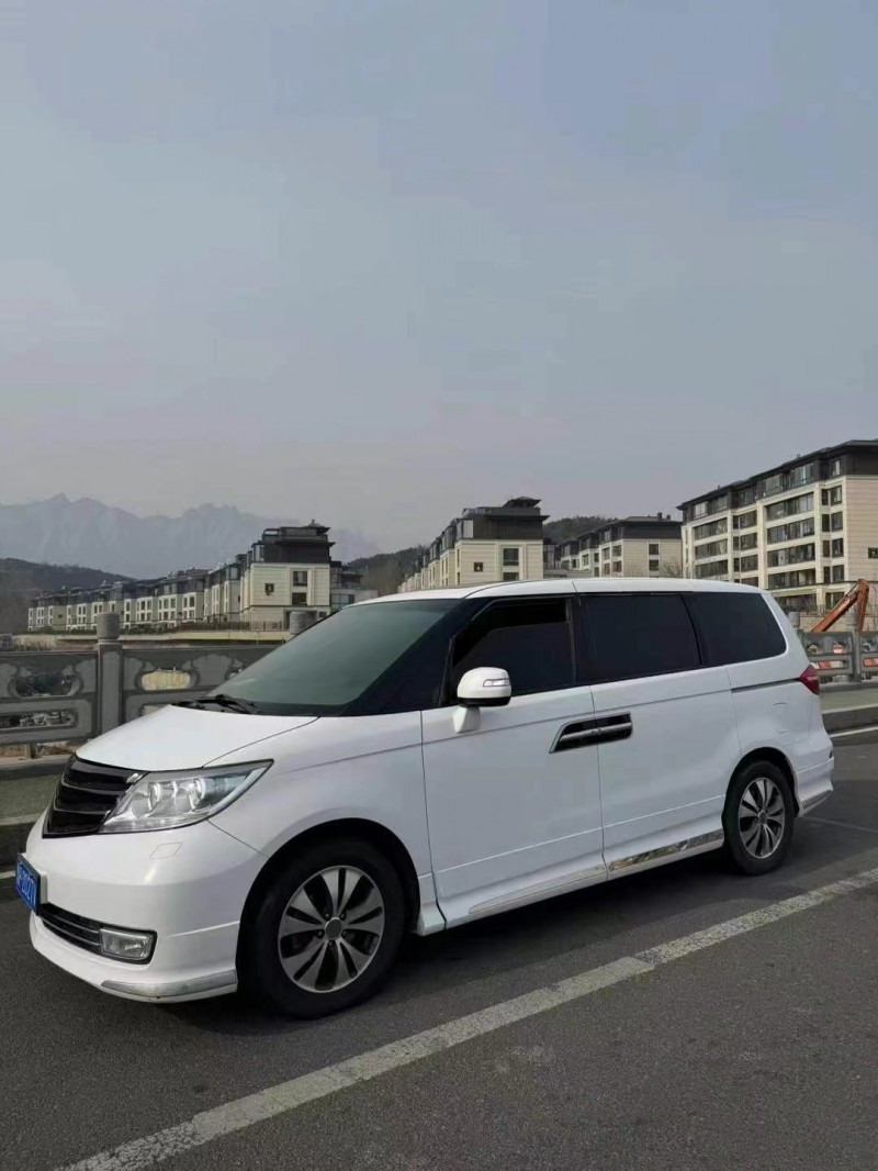 青岛13年本田艾力绅3