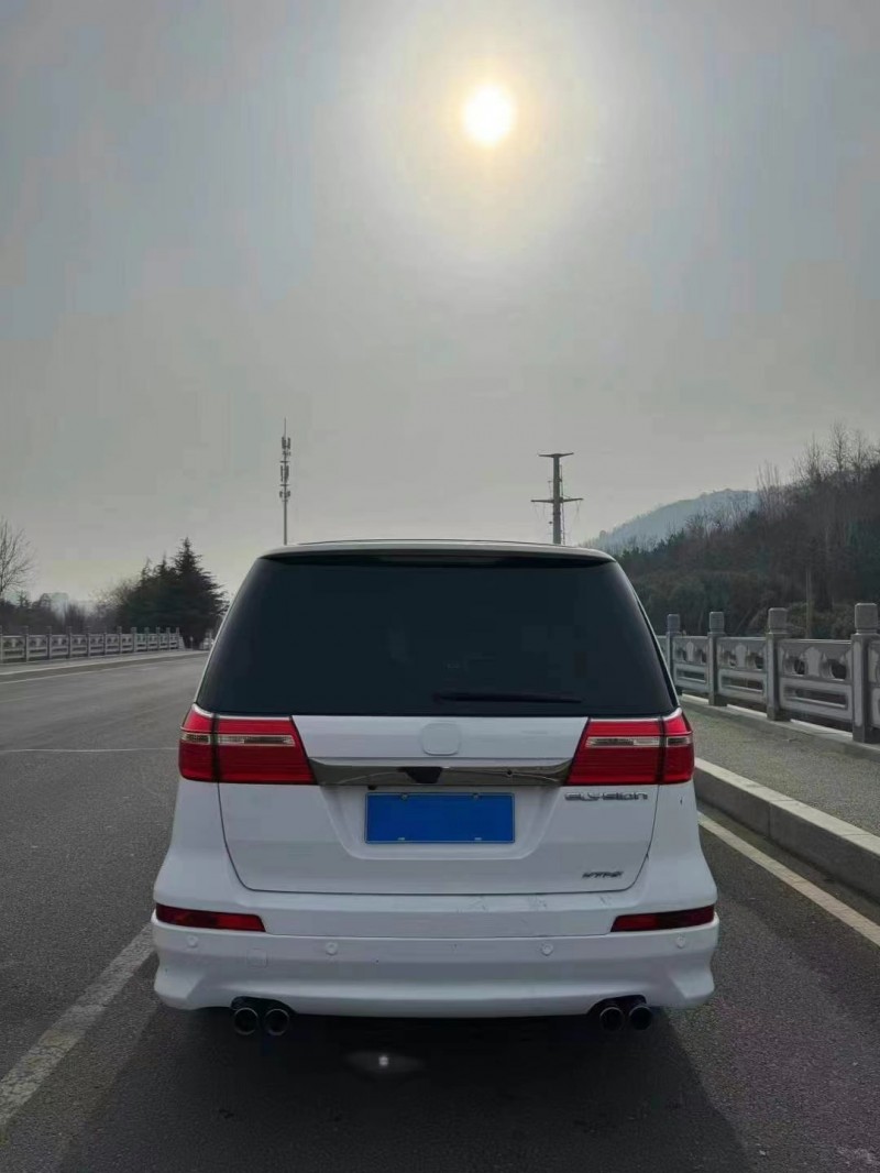 青岛13年本田艾力绅9