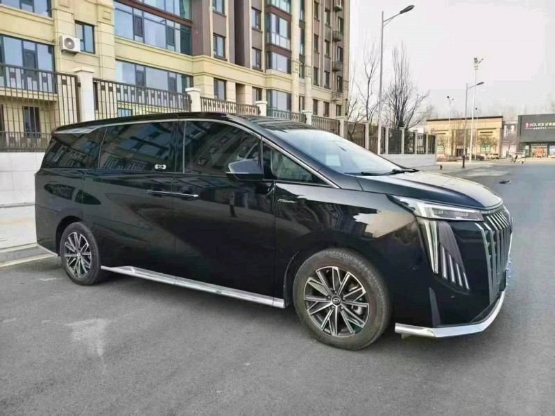 保定23年传祺M82