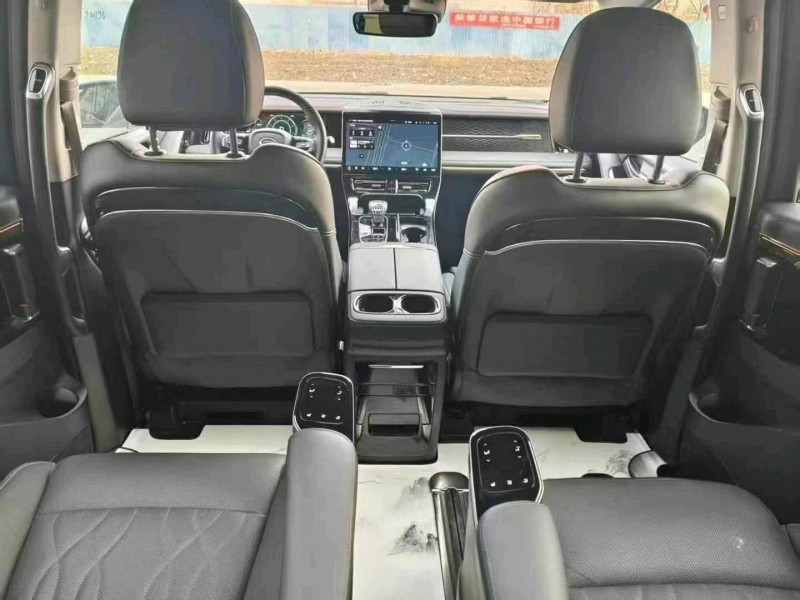 保定23年传祺M87