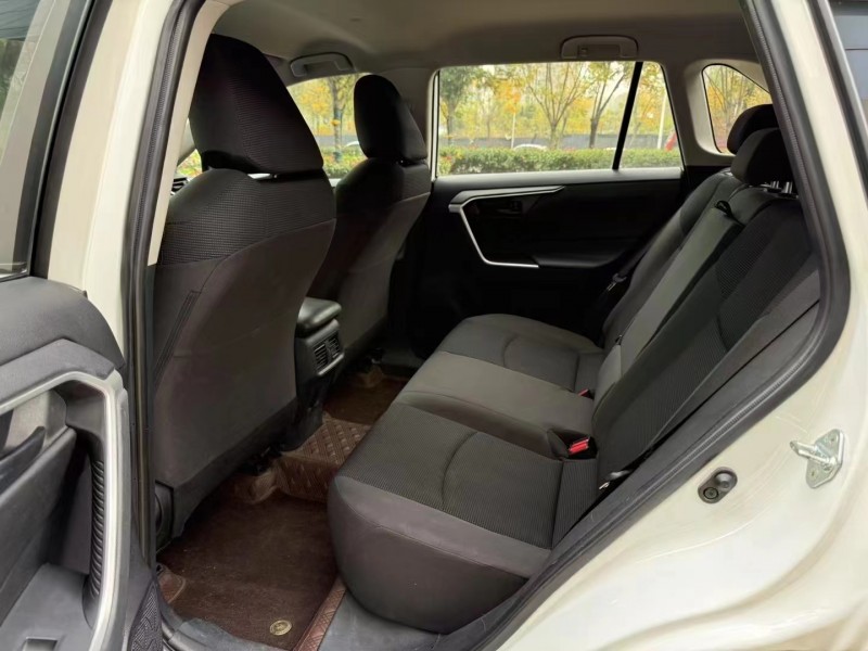 济宁23年丰田RAV46