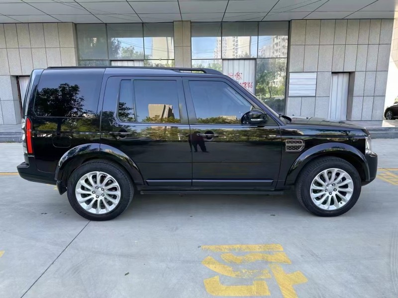 济宁16年路虎发现8