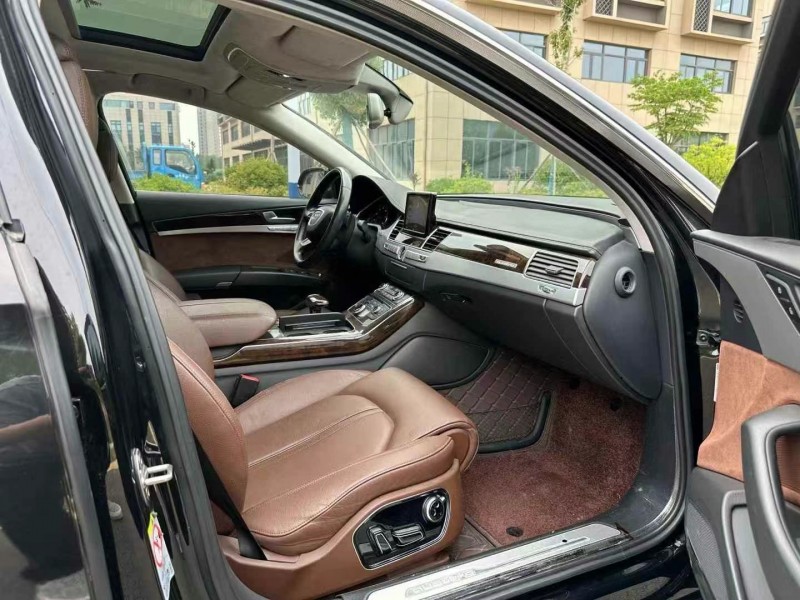 徐州18年奥迪A8L6