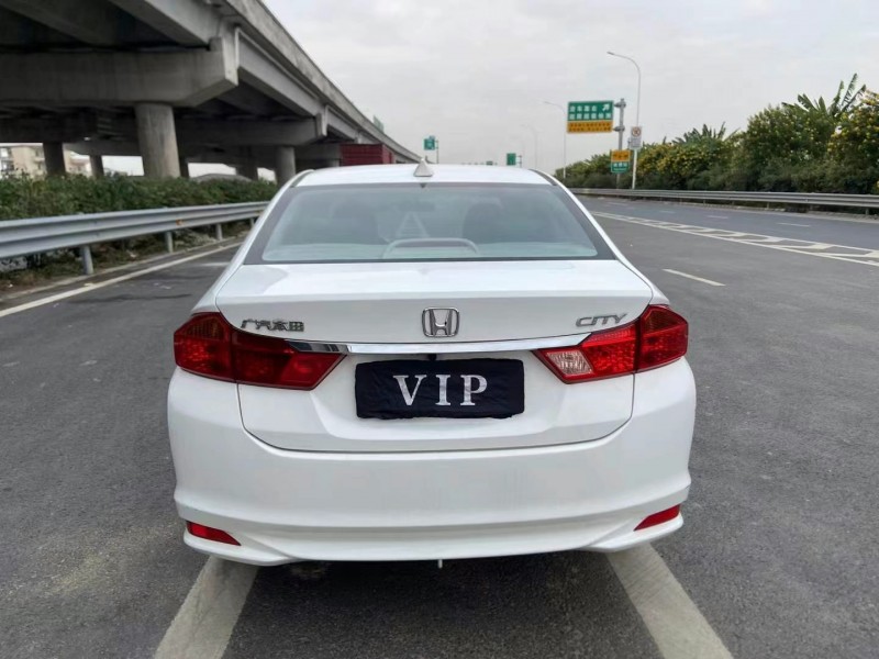 广州17年本田锋范4