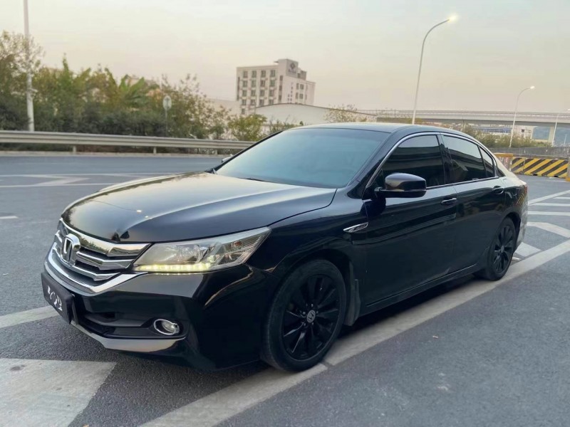 广州13年本田雅阁3