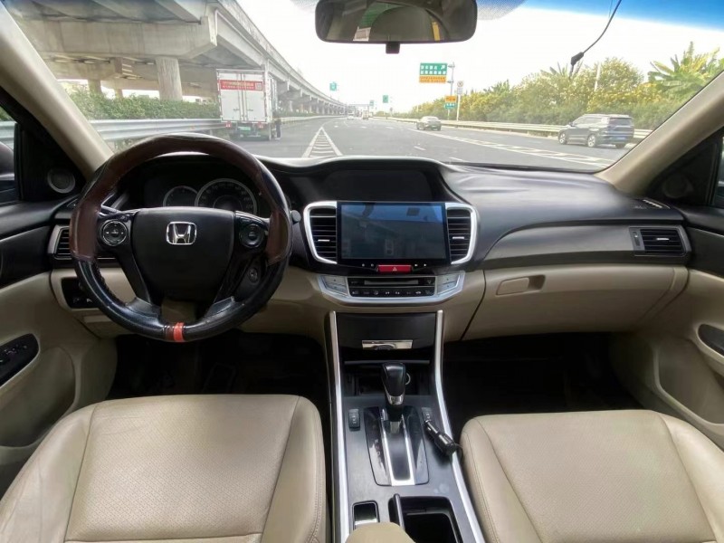 广州15年本田雅阁9