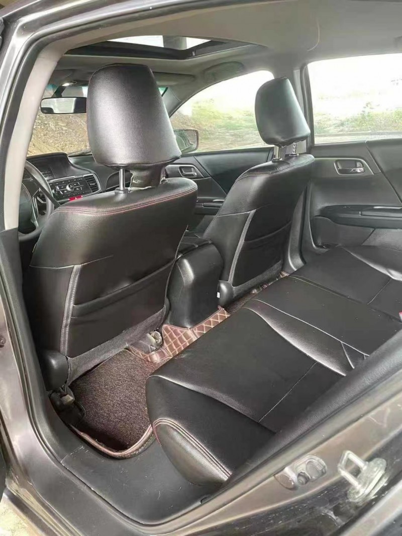 青岛14年本田雅阁5