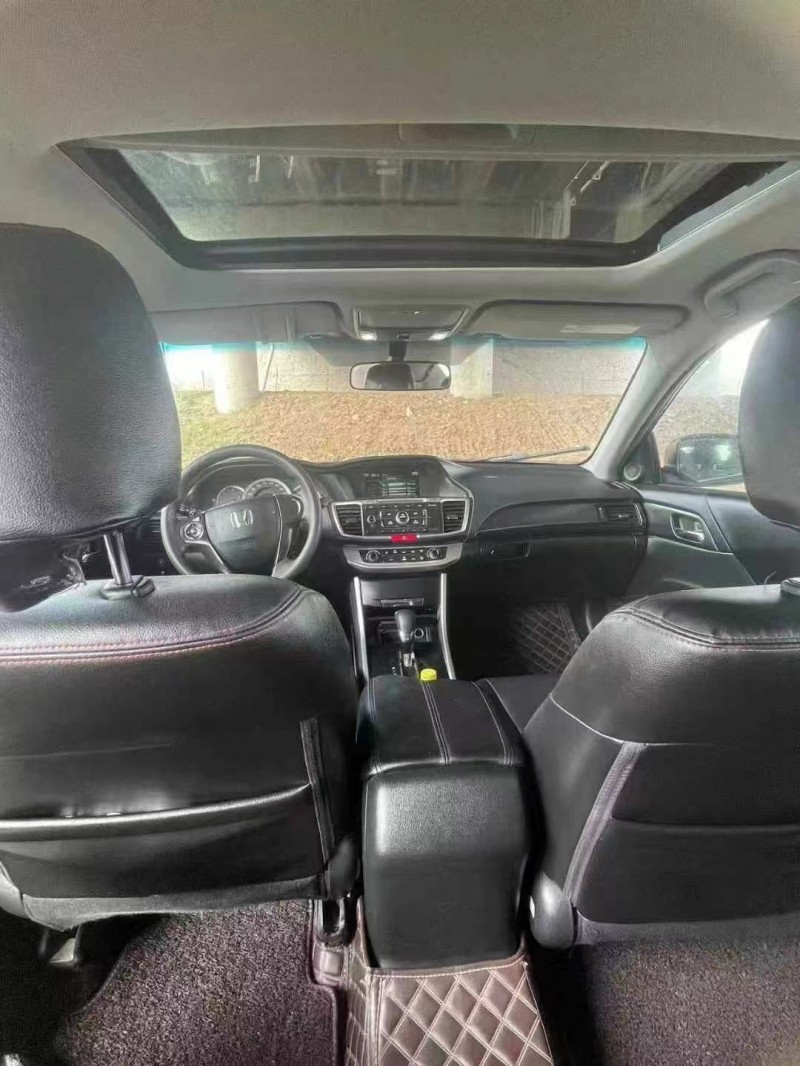 青岛14年本田雅阁6