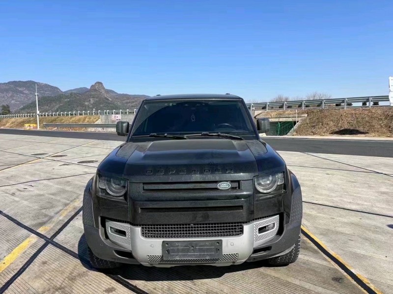 济宁23年路虎卫士1